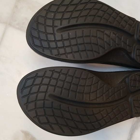 OOFAS RECOVERY SANDALS - Picture 7 of 7